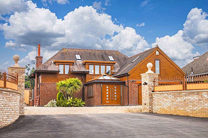 5 Bedroom Detached House To Rent In Toms Lane, Kings Langley, Hertfordshire, WD4