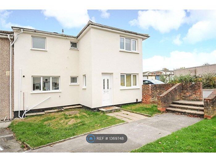 4 Bedroom End Of Terrace House To Rent In Wroxham, Bracknell, RG12