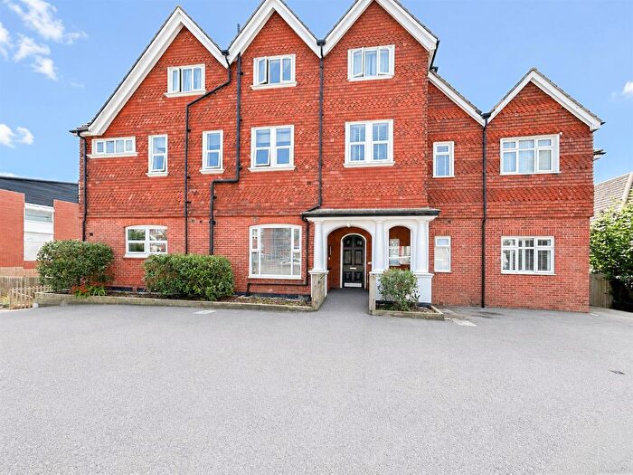 3 Bedroom Flat For Sale In Dorset Road, Bexhill, TN40