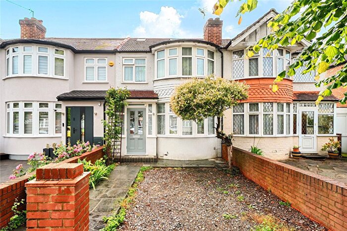 4 Bedroom Terraced House For Sale In Medway Drive, Perivale, Greenford, UB6