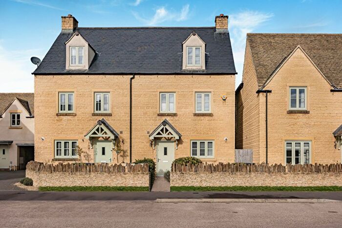 4 Bedroom Semi Detached House For Sale In Mercer Way, Tetbury, GL8