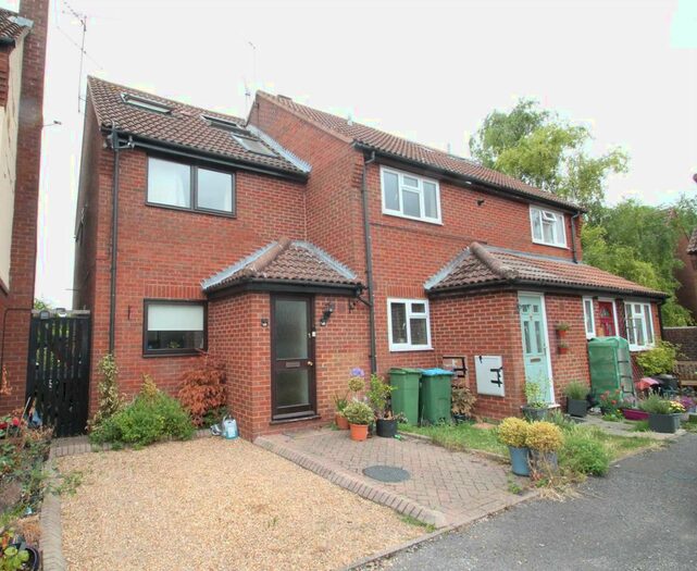 3 Bedroom End Of Terrace House To Rent In Jacksons Close, Edlesborough, Dunstable, Bedfordshire, LU6