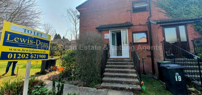 2 Bedroom Flat To Rent In Corfe Mullen, Wimborne, BH21