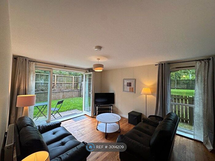 3 Bedroom Flat To Rent In Duff Street, Edinburgh, EH11