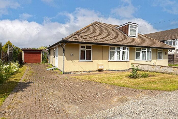 2 Bedroom Bungalow For Sale In Maidstone Road, Paddock Wood, Tonbridge, TN12