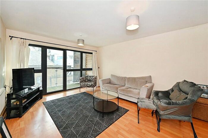 3 Bedroom Flat For Sale In Leven Road, London, E14