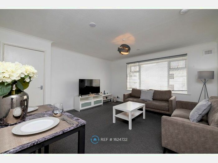 2 Bedroom Flat To Rent In Alexandra Court, Leamington Spa, CV31