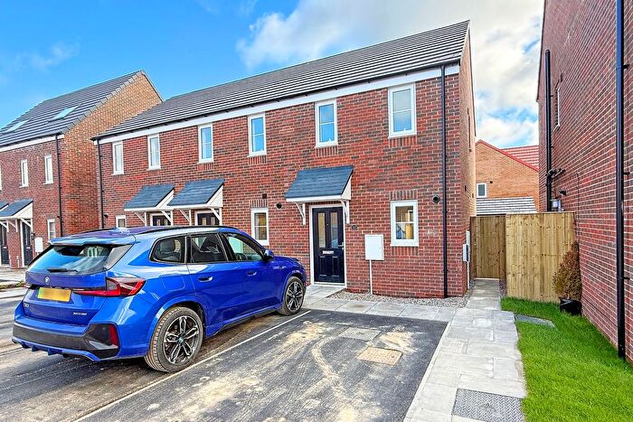 2 Bedroom End Terrace House For Sale In Dovestones Way, Harrogate, HG3