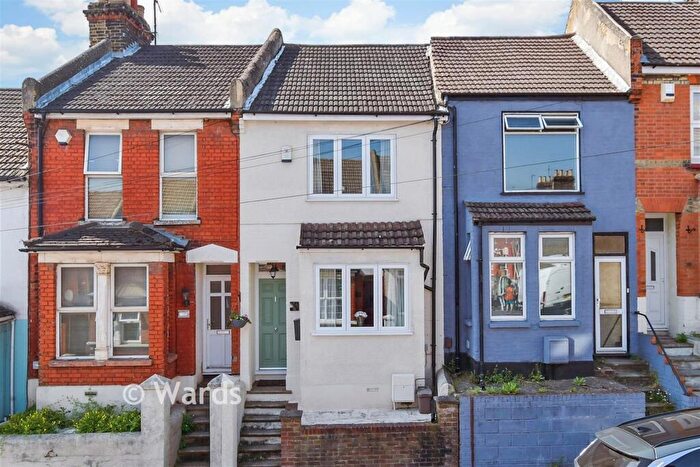 2 Bedroom Terraced House For Sale In Cecil Road, Rochester, Kent, ME1