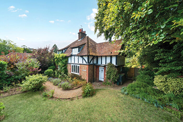3 Bedroom Semi-Detached House For Sale In The Street, Compton, GU3