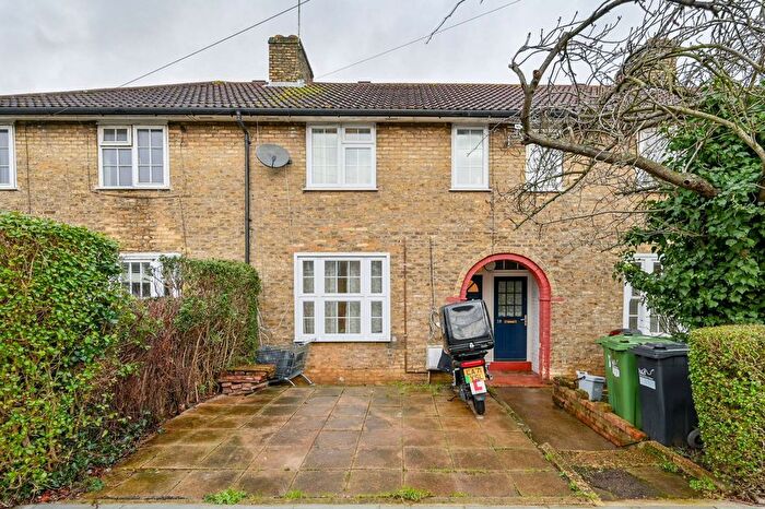 3 Bedroom Semi-Detached House To Rent In Bentworth Road, Shepherd's Bush, London, W12