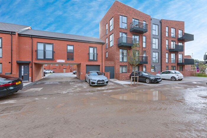 2 Bedroom Flat For Sale In Pingle Wharf Approach, Leicester, LE3