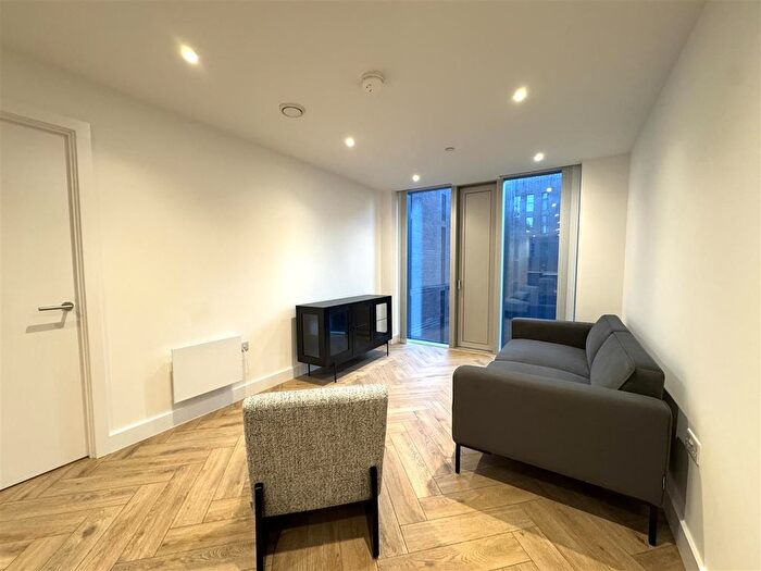 2 Bedroom Flat To Rent In Port Street, Manchester, M1