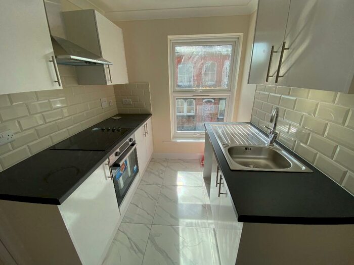 1 Bedroom Flat To Rent In Flat, Lodge Road, Southampton, Hampshire, SO14