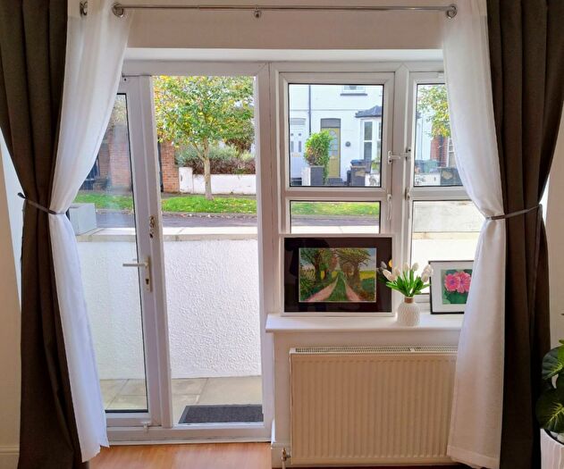 Studio For Sale In Park Road, London, N14
