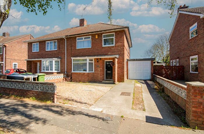 3 Bedroom Semi-Detached House For Sale In Birchtree Avenue, Peterborough, PE1