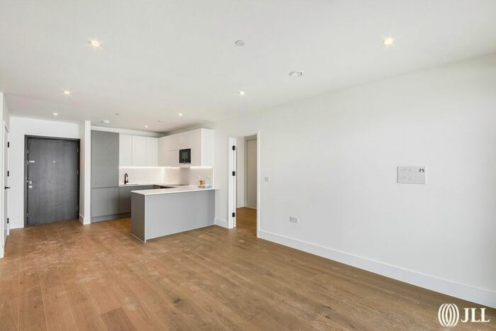 2 Bedroom Flat To Rent In Capital Interchange Way, Brentford, TW8