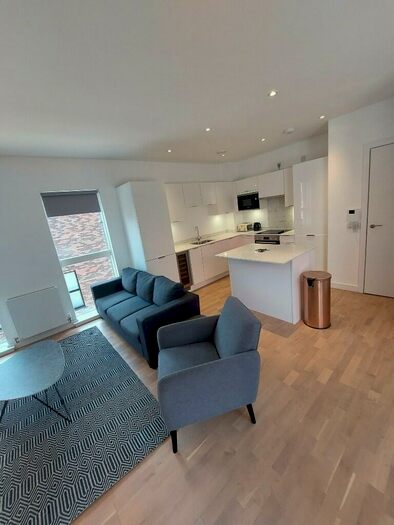3 Bedroom Semi-Detached House To Rent In Lockgate Mews, Manchester, Greater Manchester, M4