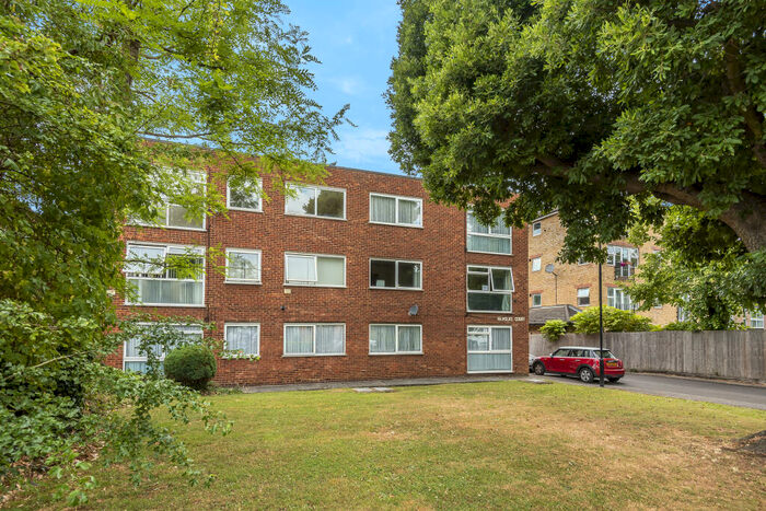 2 Bedroom Apartment To Rent In Burnt Ash Hill, Lee, London, SE12