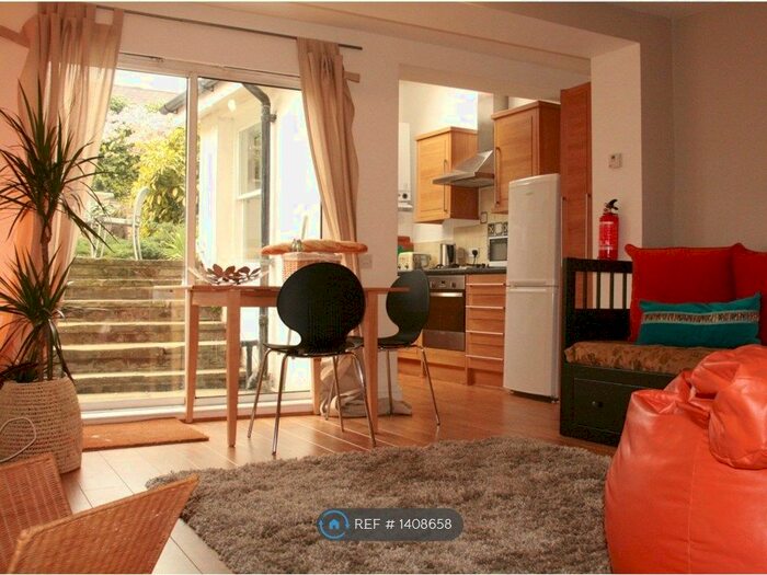 2 Bedroom Flat To Rent In Islington, London, N19