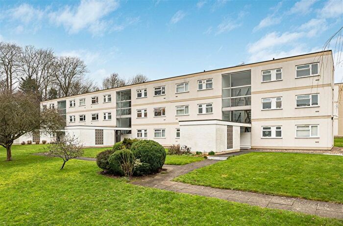 2 Bedroom Flat For Sale In Hornbeam Road, Buckhurst Hill, IG9