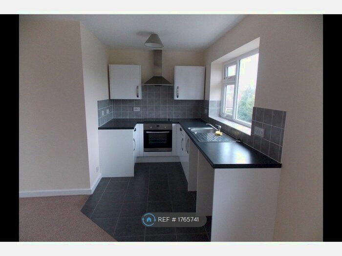 2 Bedroom Maisonette To Rent In Burnside Way, Birmingham, B31