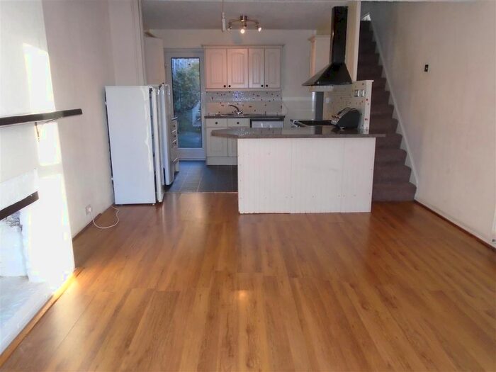 3 Bedroom Terraced House To Rent In Cliffe Road, Strood, Rochester ME2