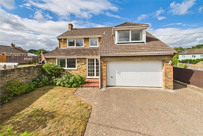 4 Bedroom Detached House For Sale In Hancombe Road, Little Sandhurst, Berkshire, GU47