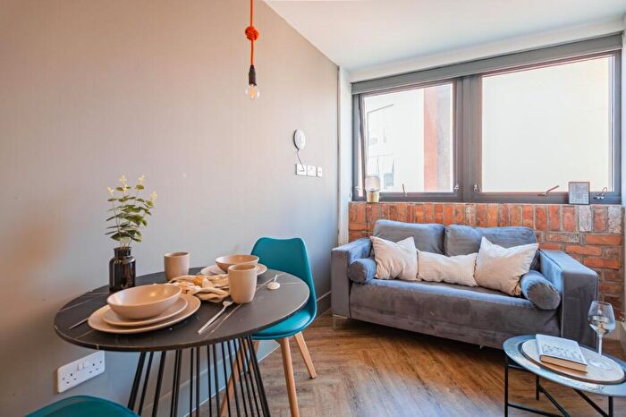 2 Bedroom Flat To Rent In One Cross Street, Salford, Manchester, M3