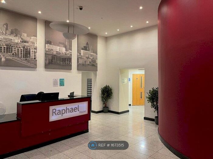 2 Bedroom Flat To Rent In Raphael House, Ilford, IG1
