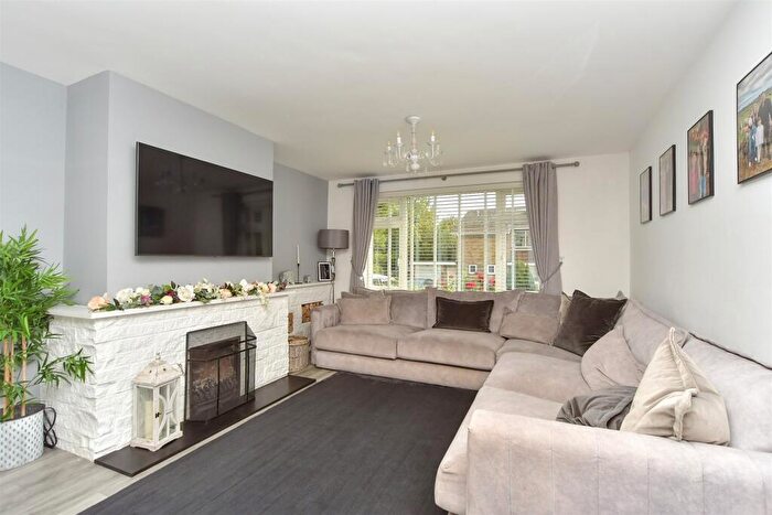 4 Bedroom Detached House For Sale In Hurstwood Road, Bredhurst, Gillingham, Kent, ME7
