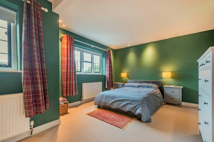 2 Bedroom Apartment To Rent In Shepherds Way, Cirencester, Gloucestershire, GL7