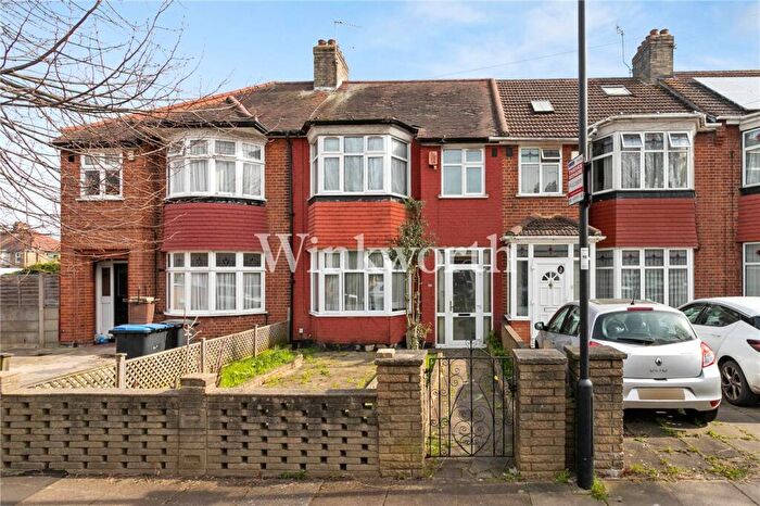 3 Bedroom Terraced House For Sale In The Larches, London, N13
