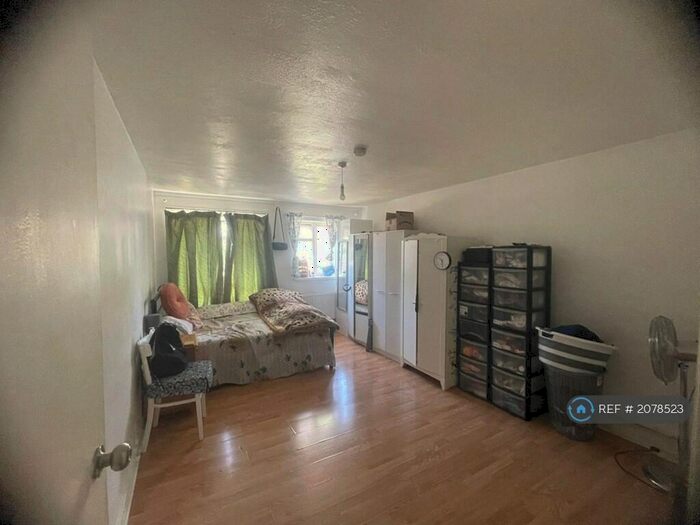 2 Bedroom Flat To Rent In Dagmar Avenue, Wembley, HA9