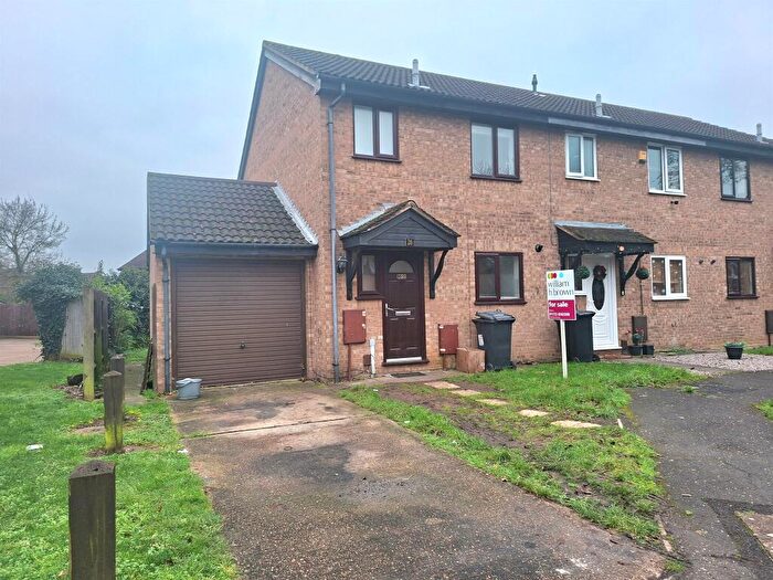 3 Bedroom End Of Terrace House For Sale In Stagshaw Drive, Peterborough, PE2