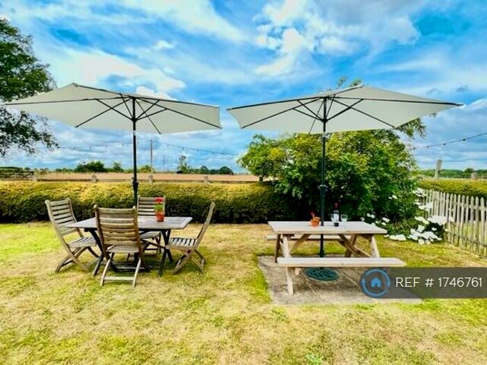 5 Bedroom Bungalow To Rent In Weston Longville, Norwich, NR9