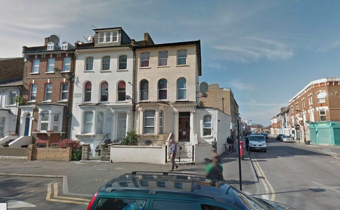 2 Bedroom Flat To Rent In Downs Park Road, London, E5