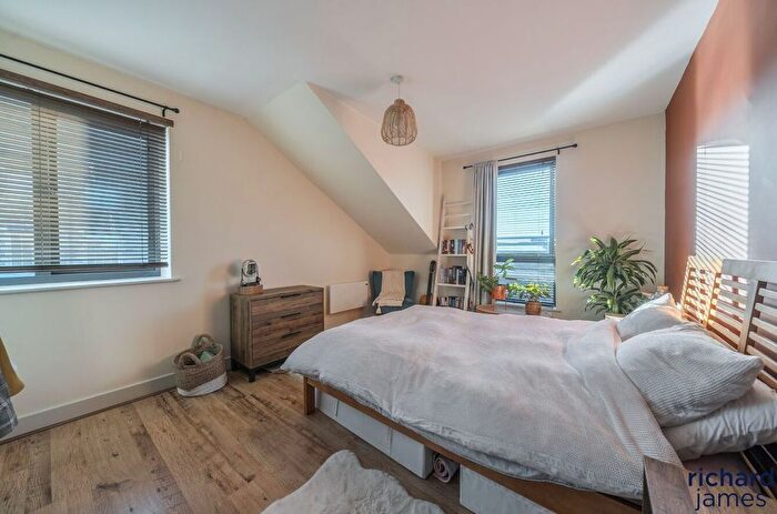 1 Bedroom Flat For Sale In Fire Fly Avenue, Swindon, SN2