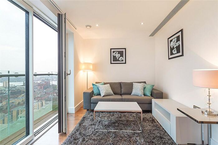 Apartment To Rent In Duckman Tower, Lincoln Plaza, Canary Wharf, London, E14