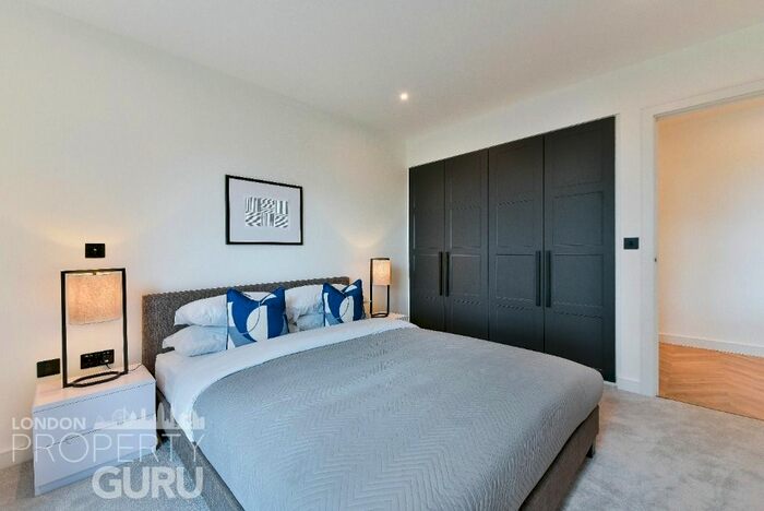 2 Bedroom Flat To Rent In Heritage Walk, Kingston Upon Thames, KT1