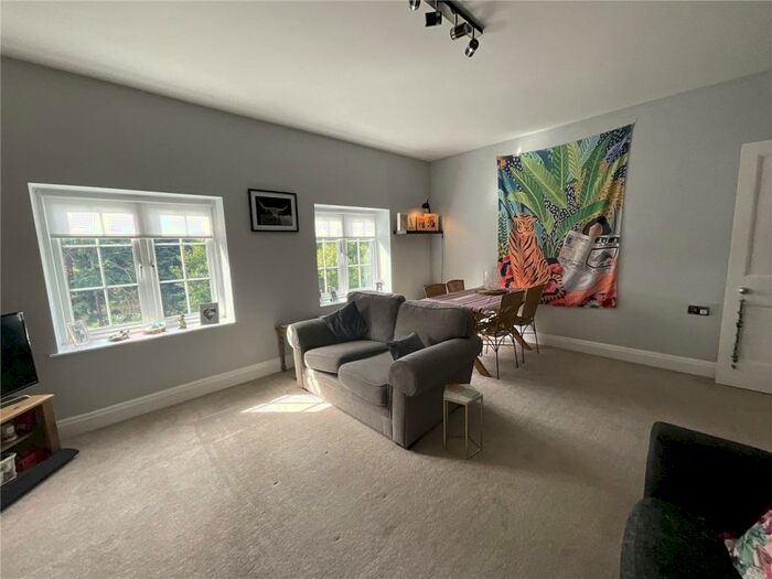 2 Bedroom Apartment To Rent In Nea Road, Christchurch, BH23