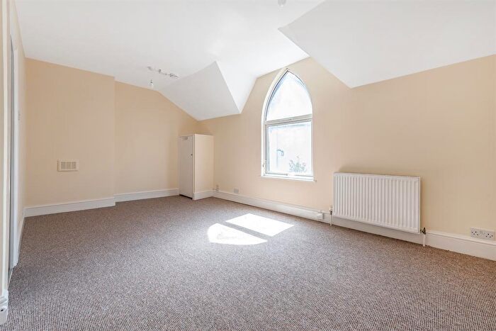 1 Bedroom Flat To Rent In Catford Broadway, London, SE6