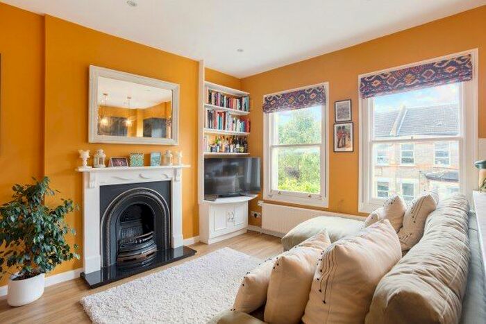 3 Bedroom Flat To Rent In St. Luke's Avenue, London, SW4
