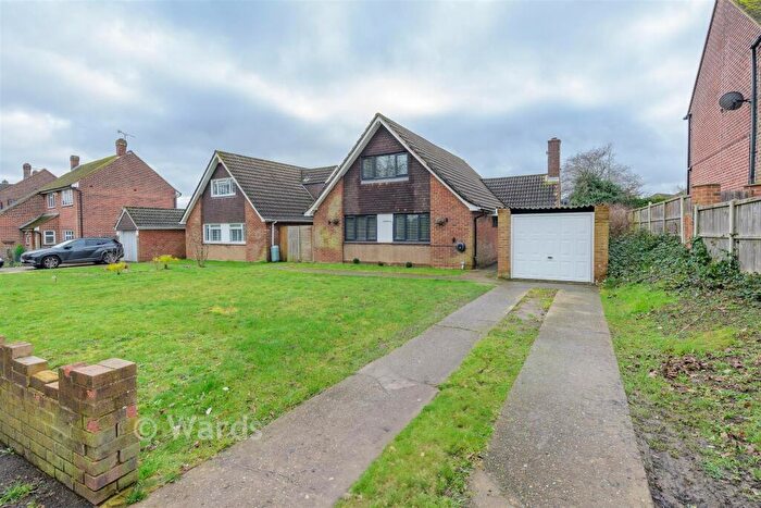 4 Bedroom Detached House For Sale In Millfordhope Road, Strood, Rochester, Kent, ME2