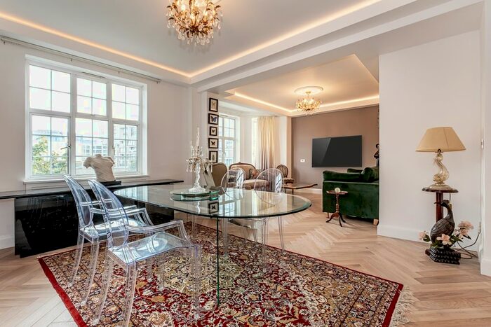 2 Bedroom Flat To Rent In Kensington High Street, London, W14