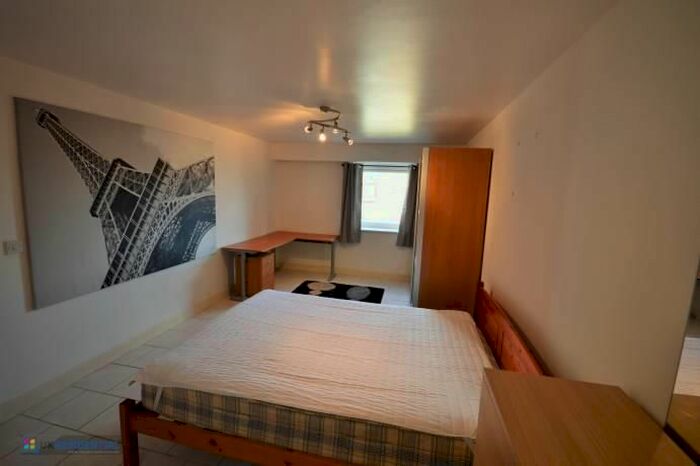 2 Bedroom Flat To Rent In Royal Plaza, Eldon Street, Sheffield, S1