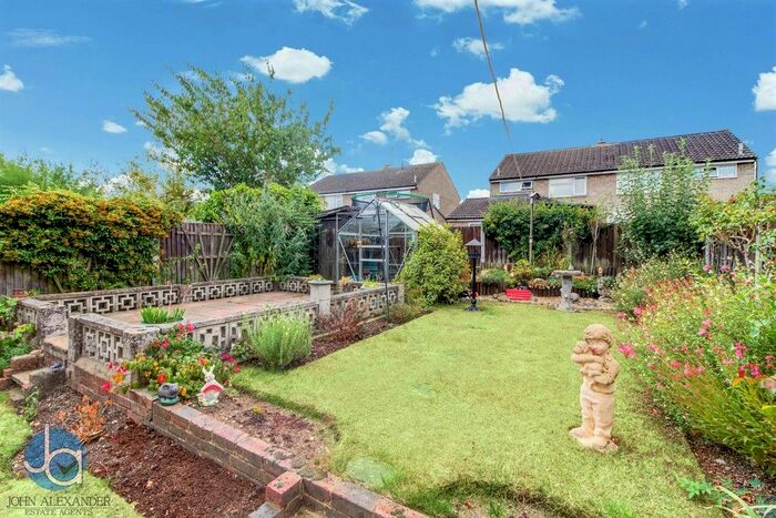 3 Bedroom Semi-Detached House For Sale In Grove Road, Tiptree, Colchester, CO5