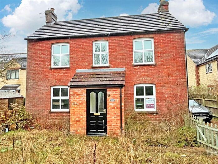 2 Bedroom Flat For Sale In Mill Lane, Corston, Malmesbury, SN16