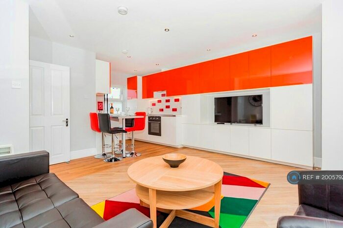 2 Bedroom Flat To Rent In Aaron Hill Road, London, E6