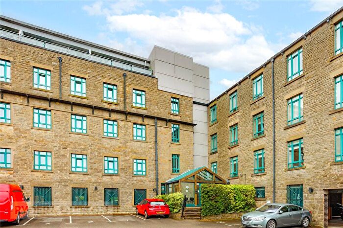 2 Bedroom Apartment For Sale In Mellor Street, Lees, Oldham, OL4